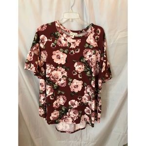 Boutique women’s floral tunic top. Barely worn.